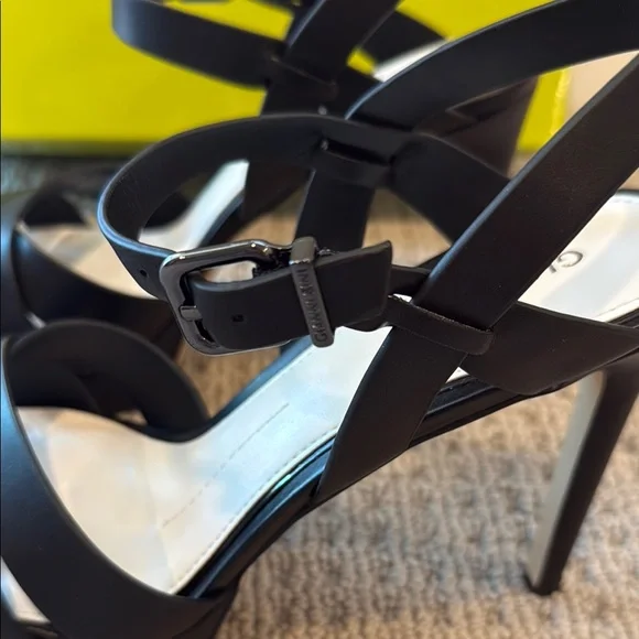 Gianni Bini Black Leather Stiletto Heels - Picture 6 of 10